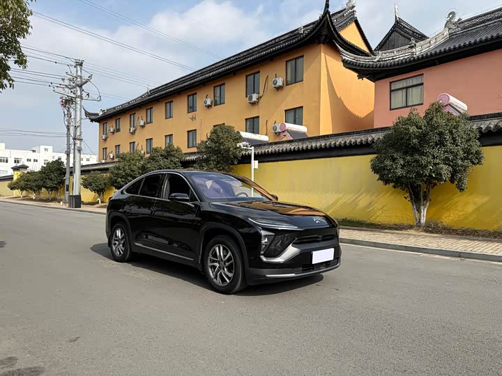 Фото 3 - Nio EC6