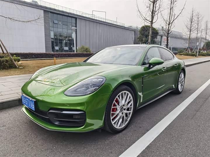 Фото 1 - Porsche Panamera