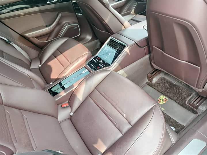 Фото 7 - Porsche Panamera