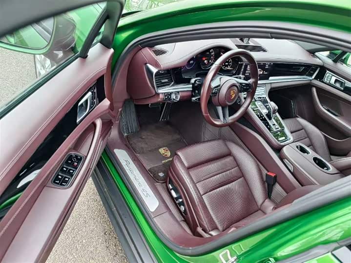 Фото 9 - Porsche Panamera