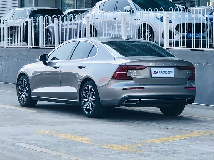 Фото 5 - Volvo S60