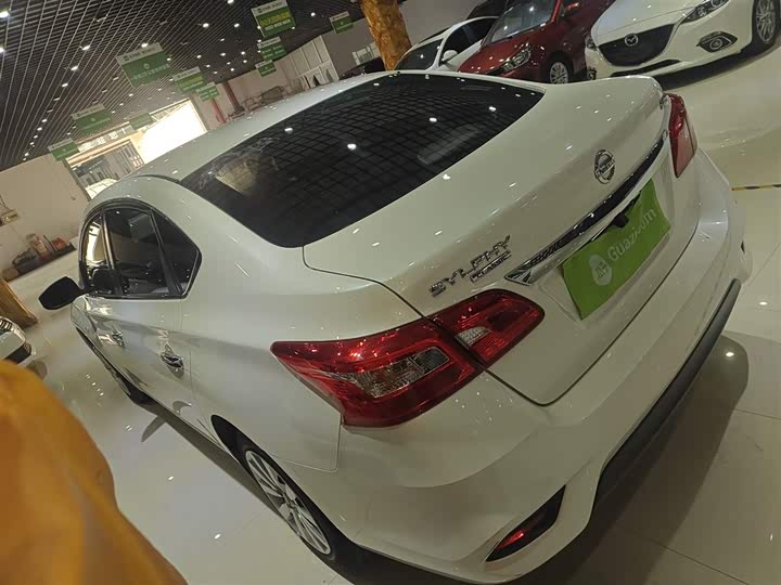 Фото 5 - Nissan Sylphy