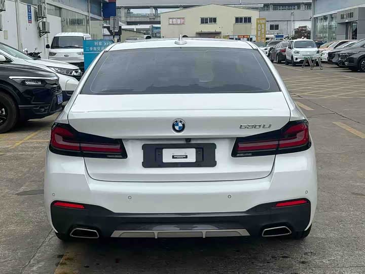 Фото 5 - BMW 5 Series