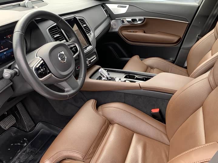 Фото 3 - Volvo XC90