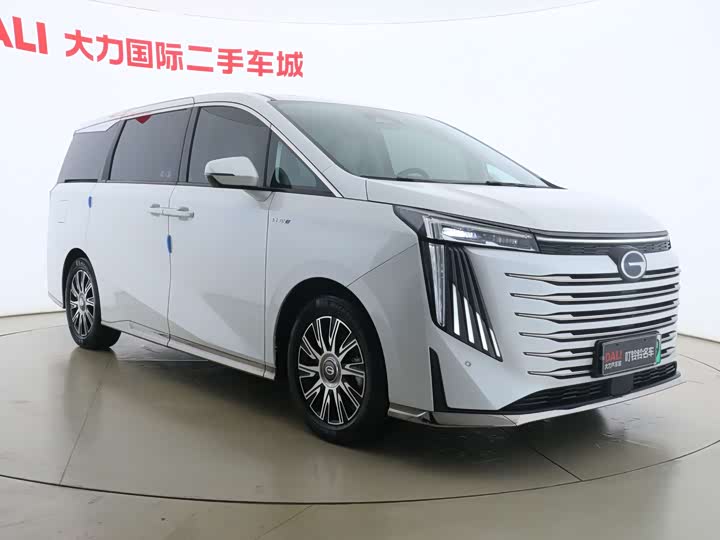 Фото 2 - GAC Trumpchi E9