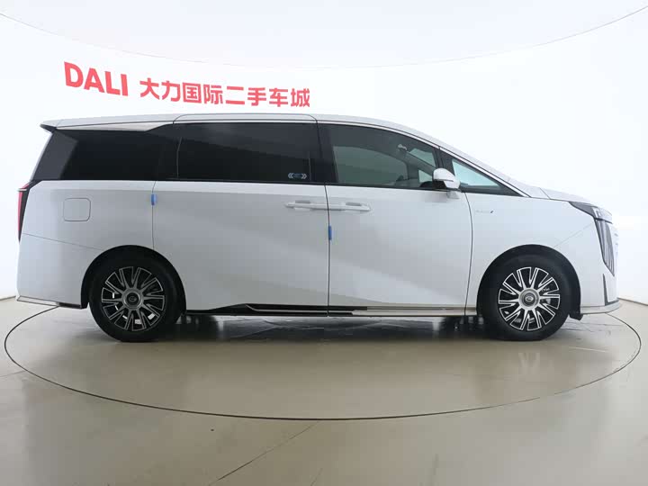 Фото 5 - GAC Trumpchi E9