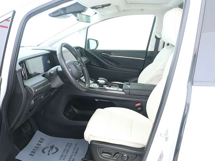 Фото 6 - GAC Trumpchi E9