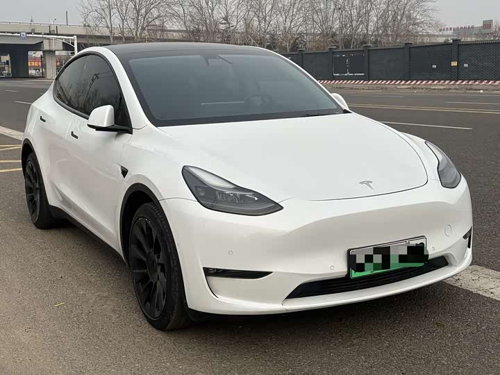 Фото 3 - Tesla Model Y