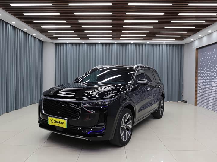 Фото 1 - LiXiang One