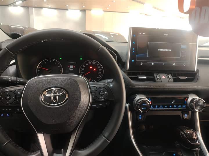 Фото 9 - Toyota Wildlander