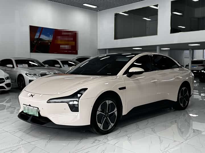 Фото 1 - XPeng Mona M03