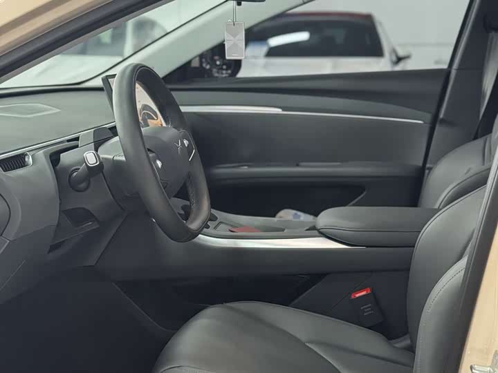 Фото 8 - XPeng Mona M03