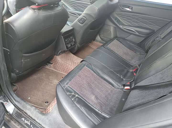 Фото 6 - Toyota Avalon