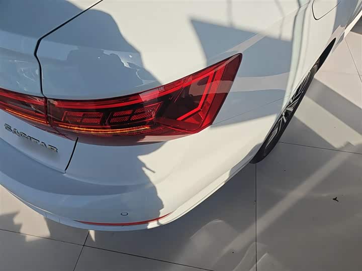 Фото 8 - Volkswagen Sagitar L