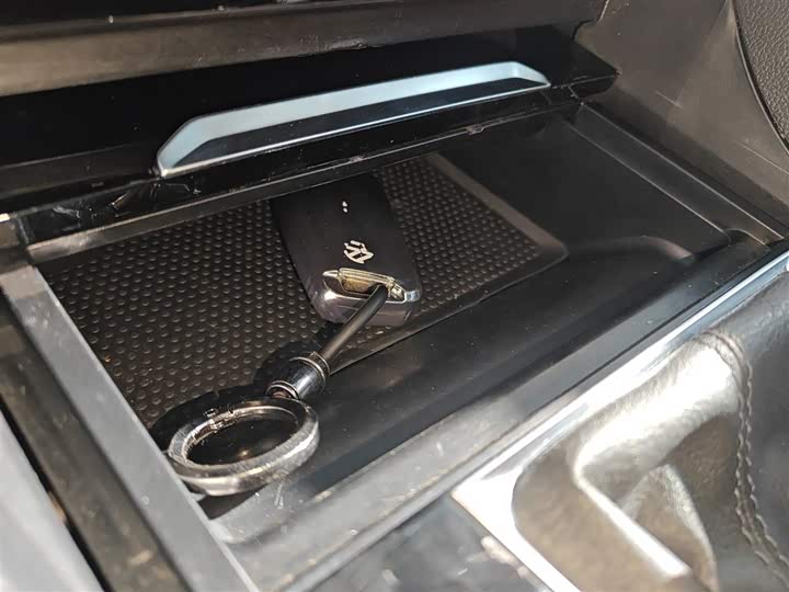 Фото 9 - Volkswagen Sagitar L