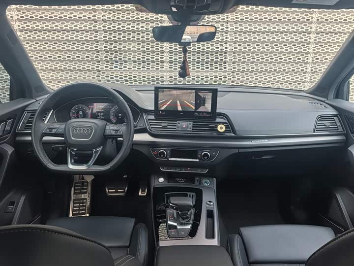 Фото 8 - Audi Q5L