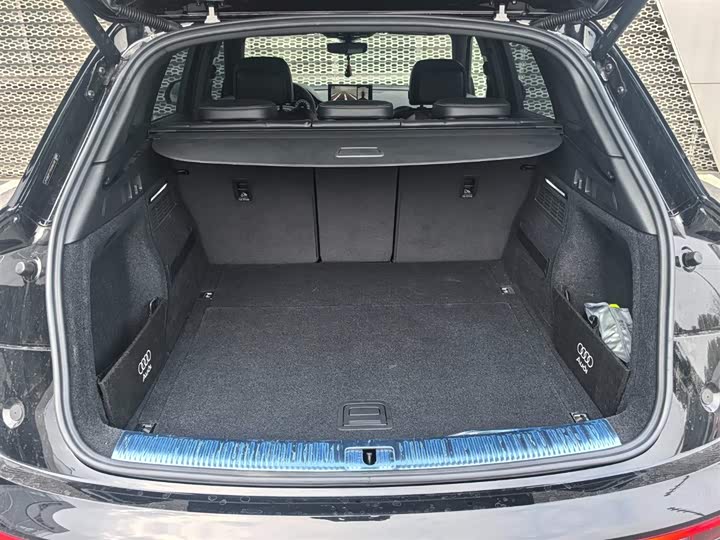 Фото 9 - Audi Q5L