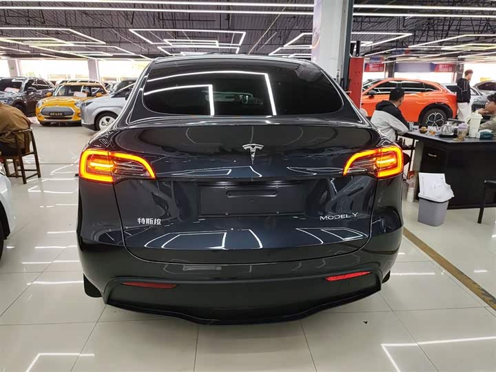Фото 6 - Tesla Model Y