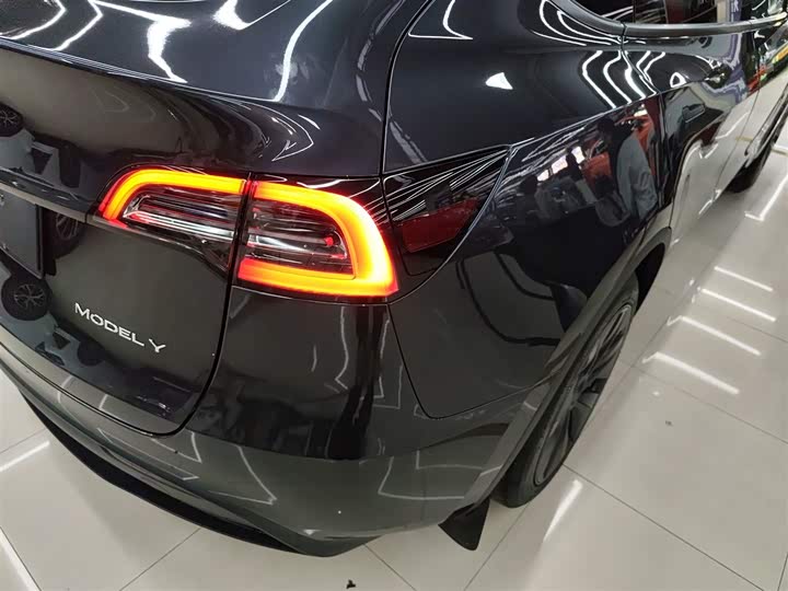 Фото 8 - Tesla Model Y