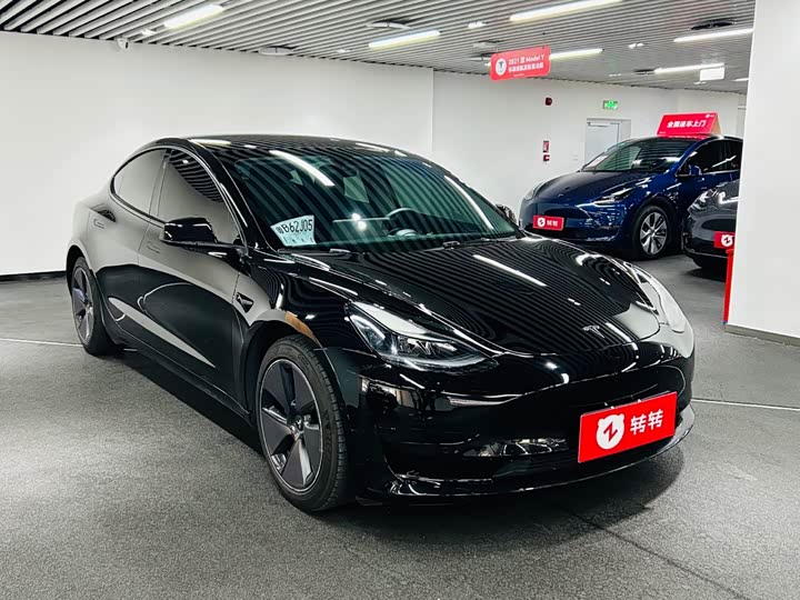 Фото 3 - Tesla Model 3