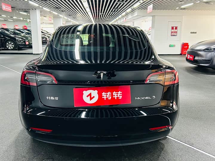 Фото 5 - Tesla Model 3