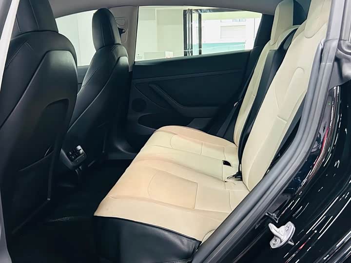 Фото 8 - Tesla Model 3