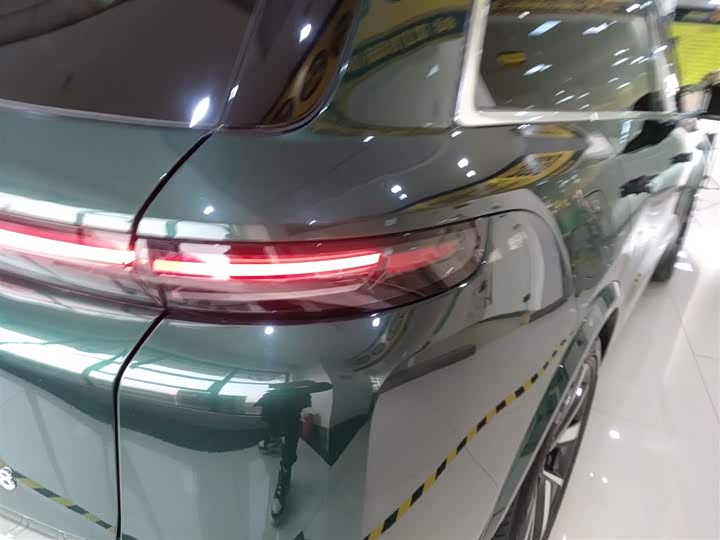 Фото 8 - LiXiang L8