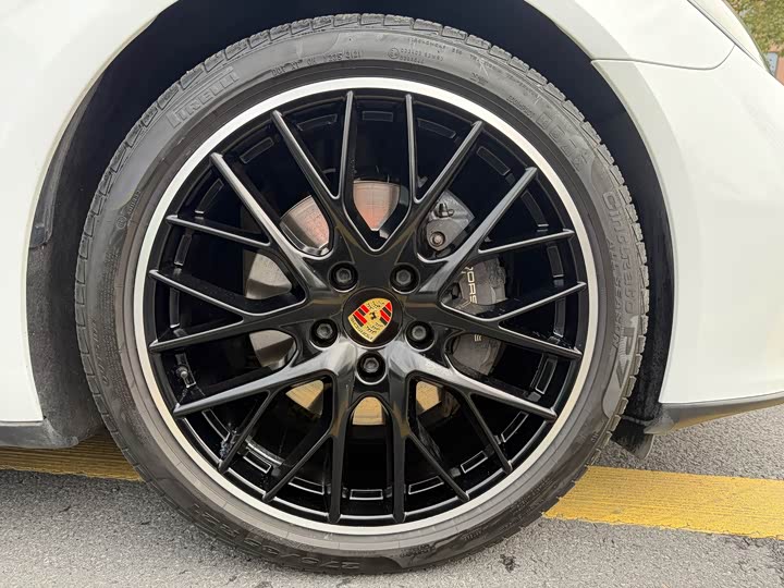 Фото 2 - Porsche Panamera