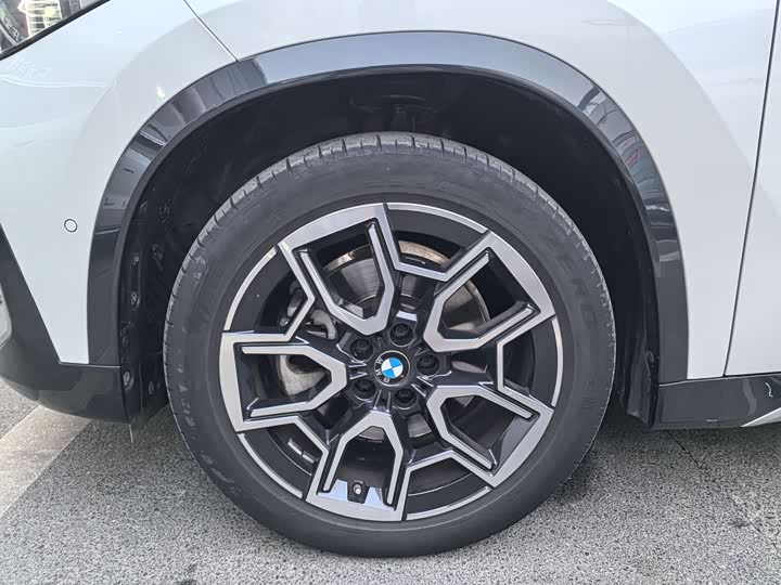 Фото 9 - BMW X1