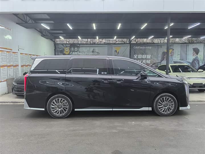 Фото 3 - GAC Trumpchi M8