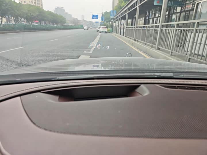 Photo 8 - Mercedes-Benz E-Class