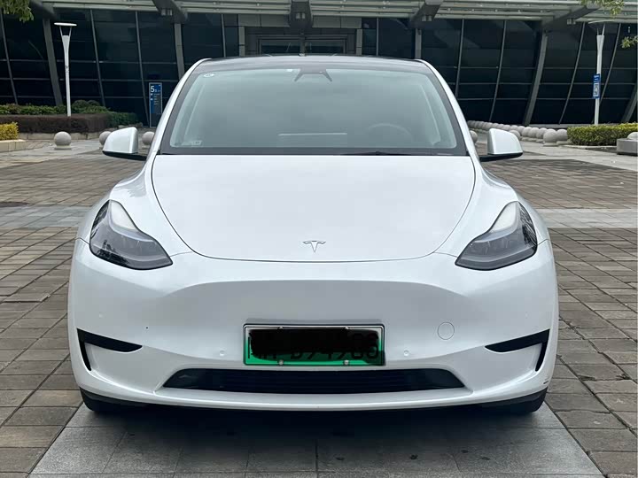 Фото 2 - Tesla Model Y