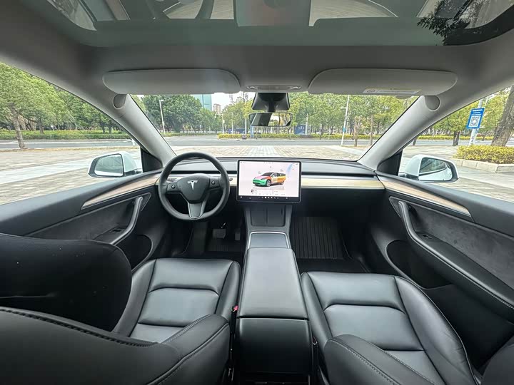 Фото 6 - Tesla Model Y