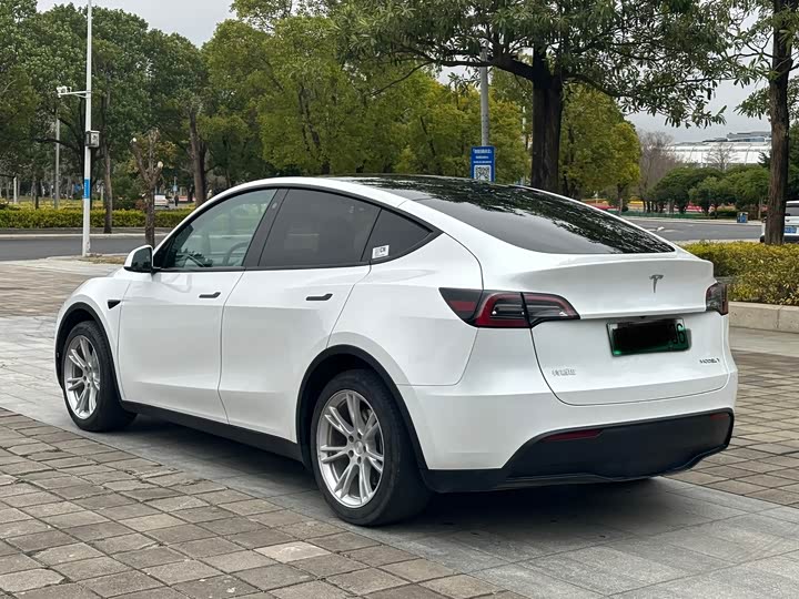 Фото 9 - Tesla Model Y