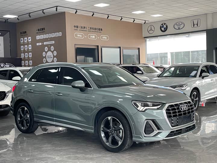 Фото 3 - Audi Q3