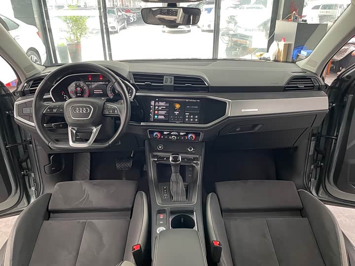 Фото 8 - Audi Q3