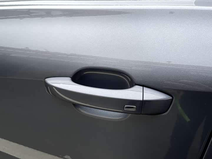 Фото 6 - Roewe i5