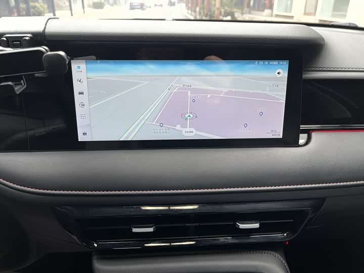 Фото 8 - Roewe i5