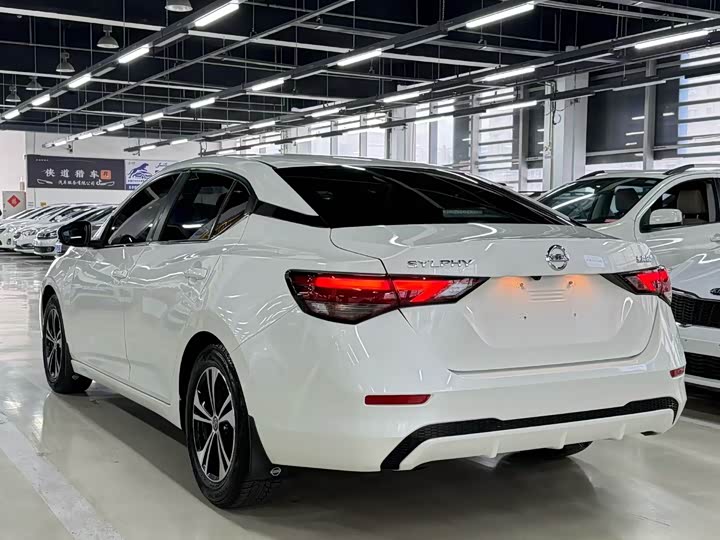 Фото 4 - Nissan Sylphy