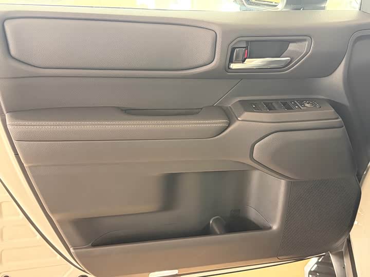 Фото 9 - Toyota Prado