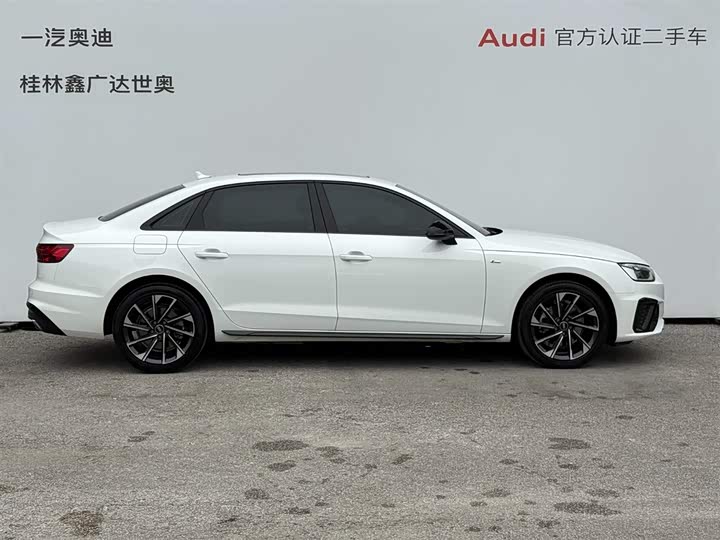 Фото 3 - Audi A4L