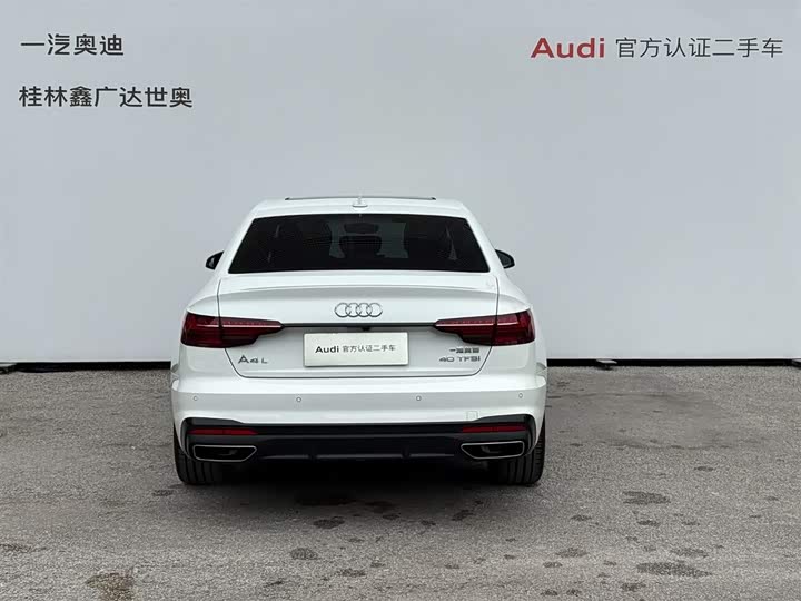 Фото 5 - Audi A4L