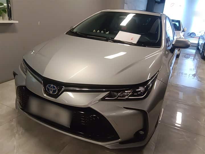 Фото 2 - Toyota Corolla