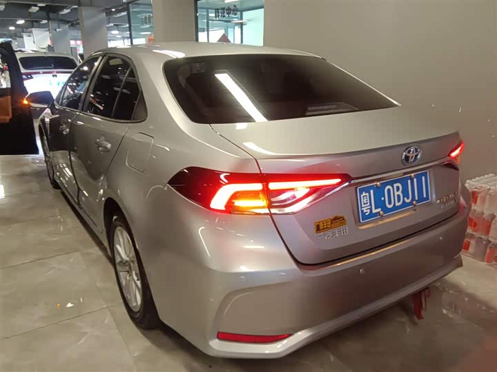 Фото 5 - Toyota Corolla