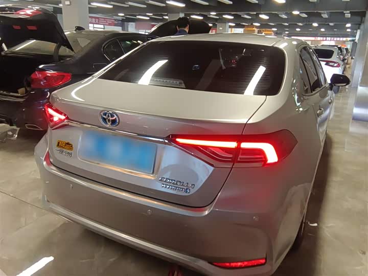 Фото 7 - Toyota Corolla