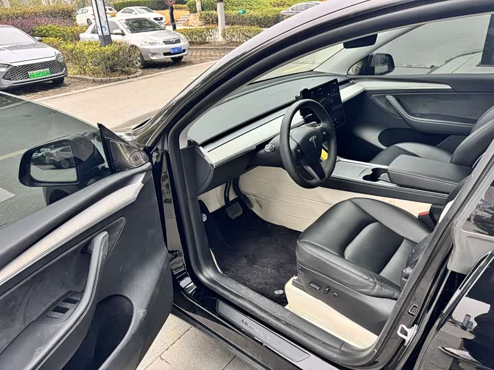 Фото 4 - Tesla Model Y