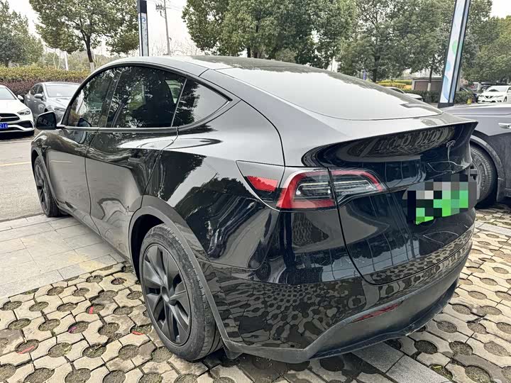 Фото 8 - Tesla Model Y