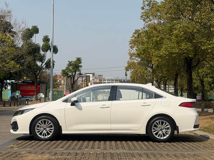 Фото 4 - Toyota Allion