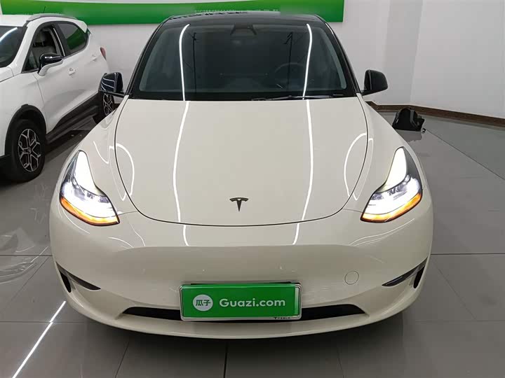 Фото 3 - Tesla Model Y