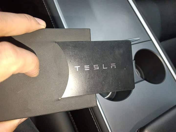 Фото 9 - Tesla Model Y